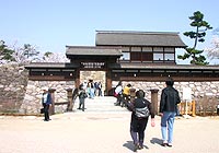 松代城へ訪れる観光客